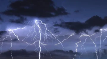 أمطار غزيرة.. سحب رعدية تقترب من العاصمة عمان وأربع محافظات أردنية